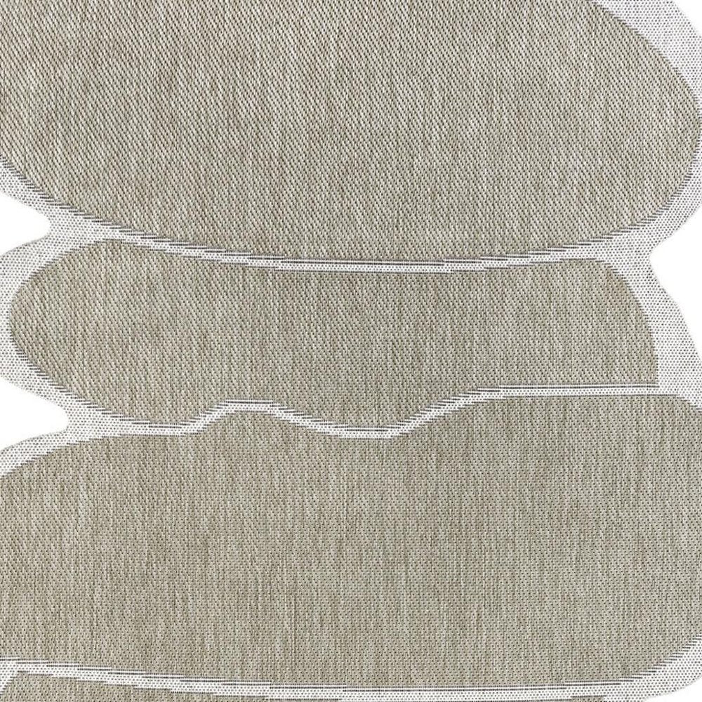 6' X 9' Beige And Cream Medallion Indoor Outdoor Area Rug — view 3