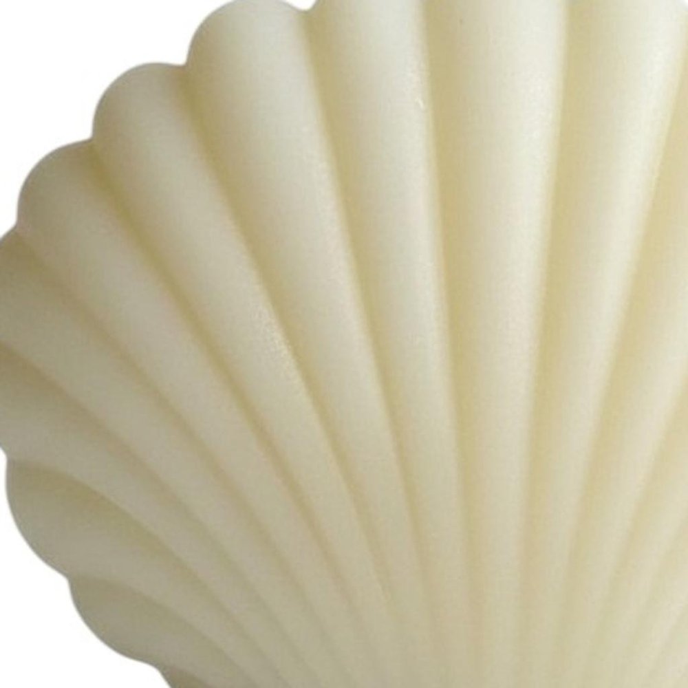 4" Ivory Wild Lavender And Sage Scented Dimensional Seashell Candle