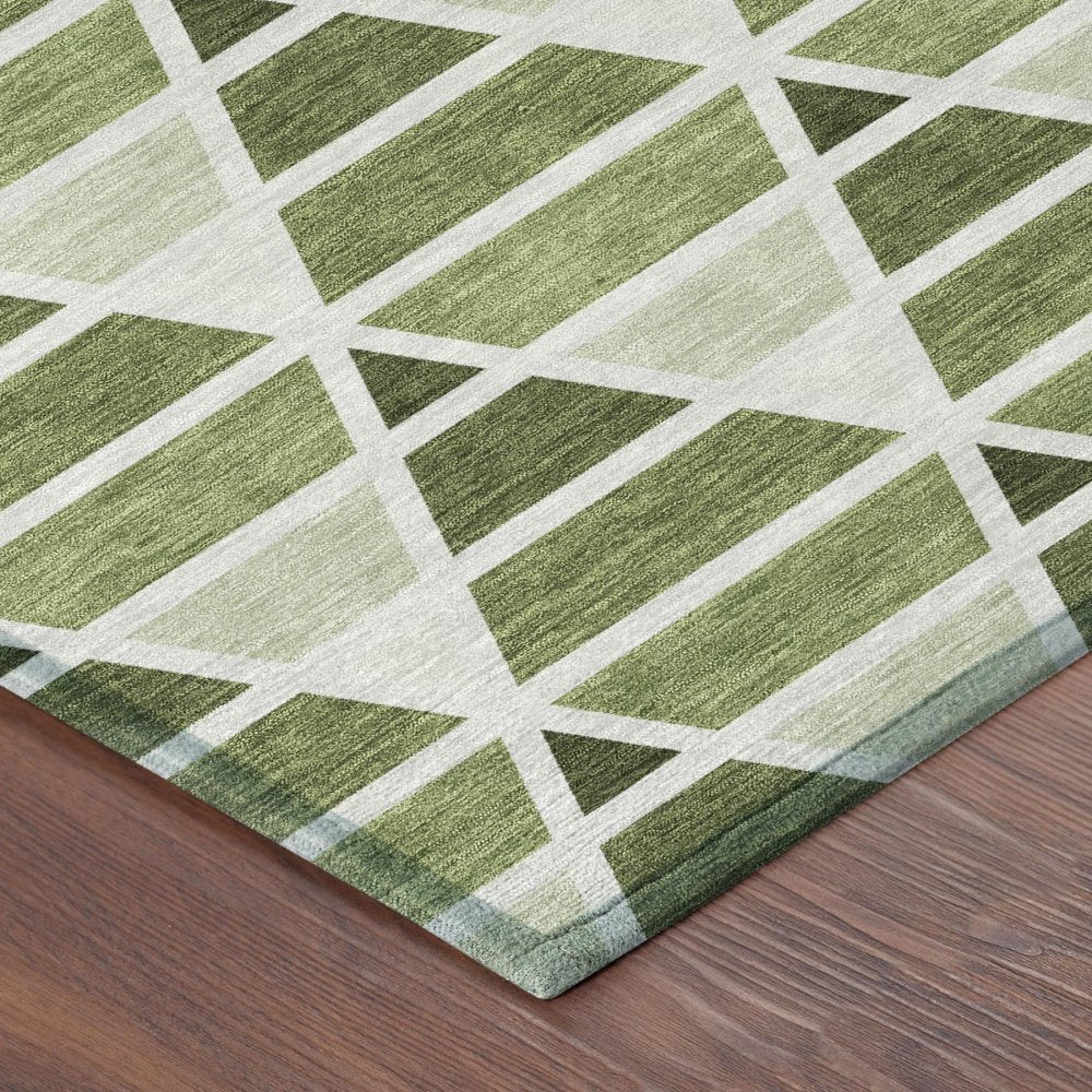 8' Fern Green And Green Round Geometric Washable Indoor Outdoor Area Rug HomeRoots