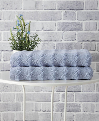 Set of Two White Geometric Turkish Cotton 27" X 54" Bath Towels HomeRoots