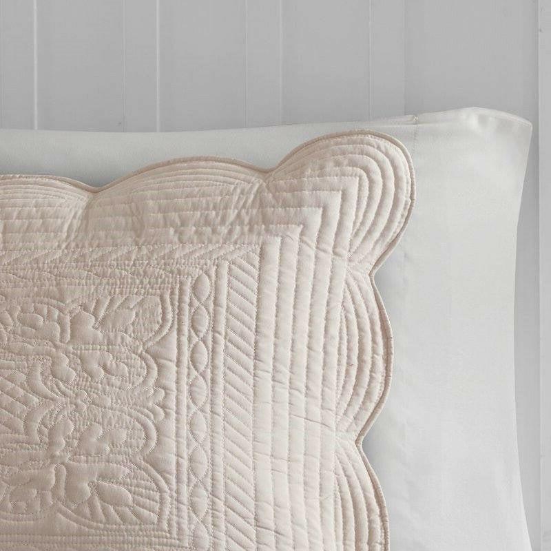 Full/Queen Size 3 Piece Reversible Scalloped Edges Microfiber Quilt Set in Blush - FurniFindUSA