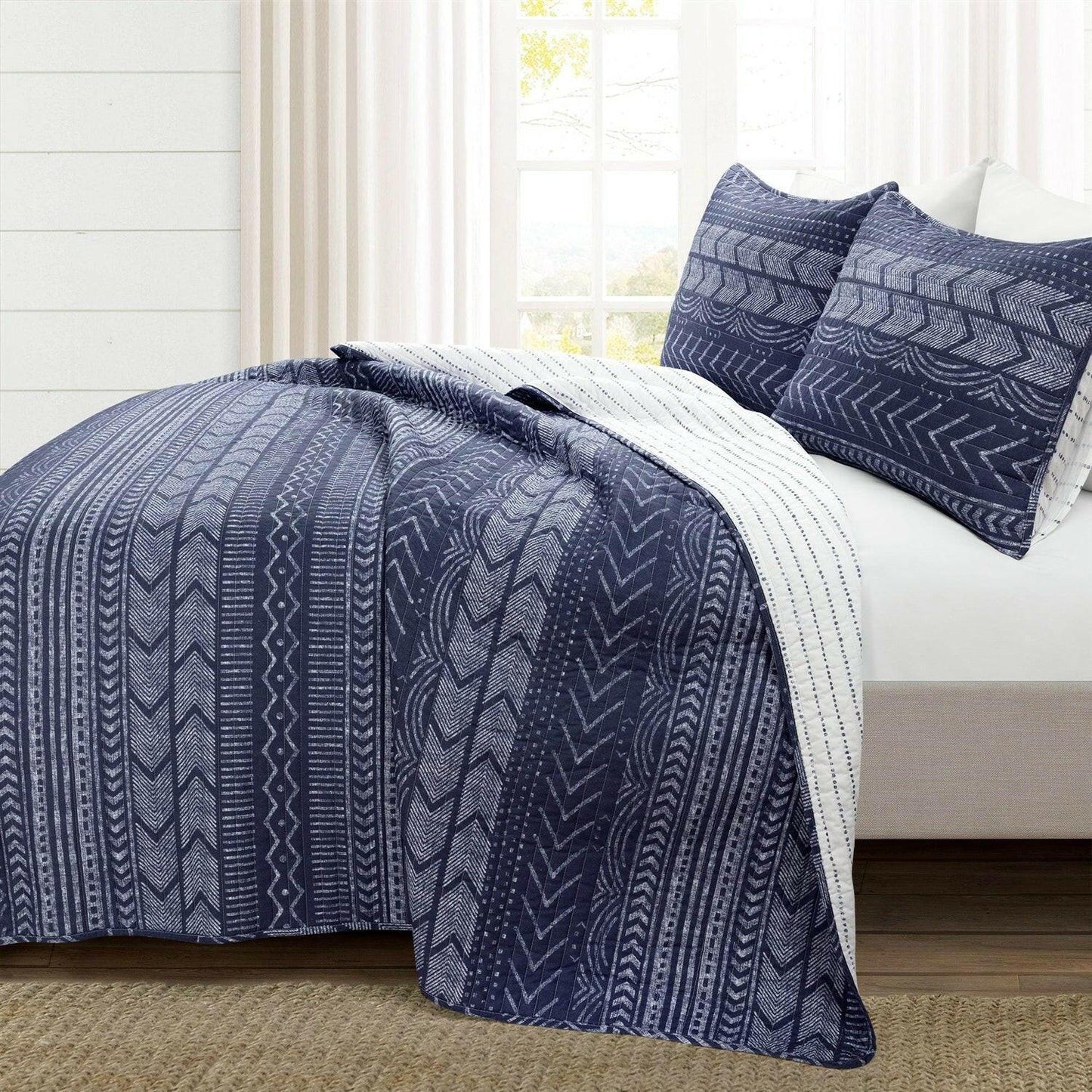 Full/Queen Scandinavian Chevron Navy Blue White Reversible Cotton Quilt Set - FurniFindUSA