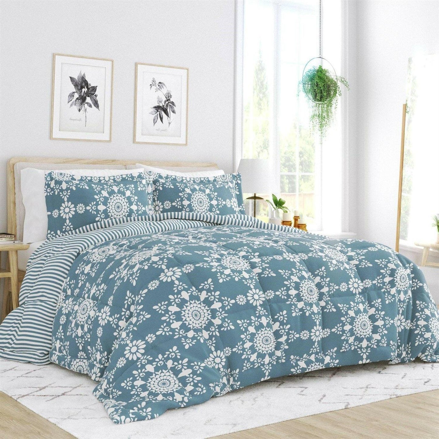 Full/Queen size 3-Piece Blue and White Reversible Floral Striped Comforter Set - FurniFindUSA