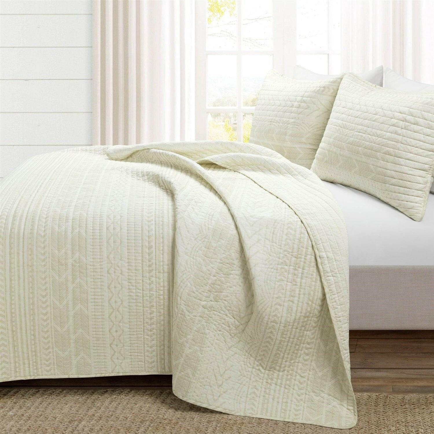 Full/Queen Scandinavian Chevron Ivory Beige Reversible Cotton Quilt Set - FurniFindUSA