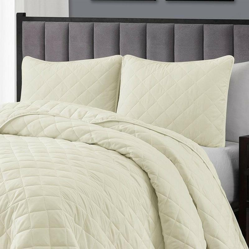 Full Queen 3-Piece Ivory Polyester Microfiber Reversible Diamond Quilt Set - FurniFindUSA