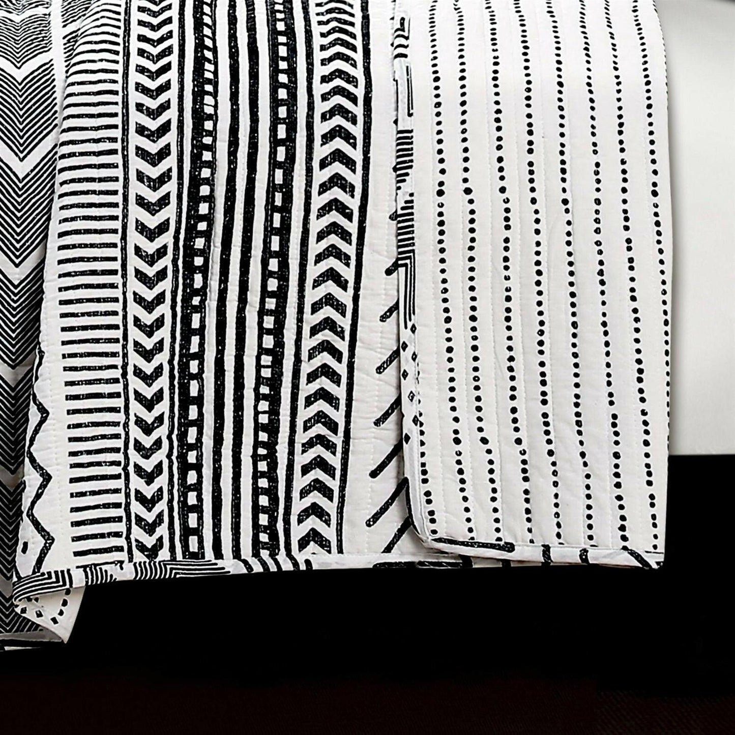 3 Piece Scandinavian Black White Reversible Cotton Set in Full/Queen - FurniFindUSA