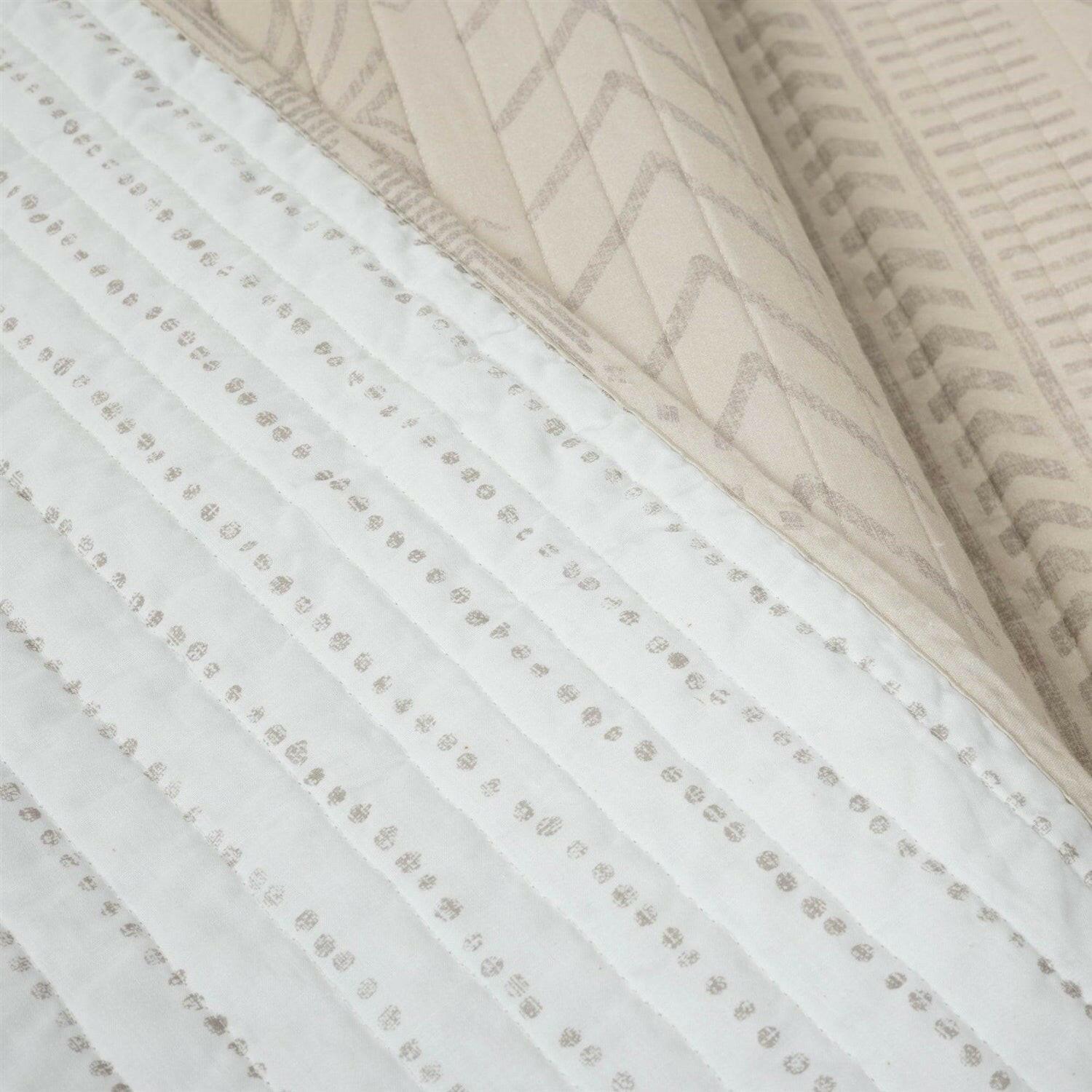 Full/Queen Scandinavian Chevron Beige Tan Reversible Cotton Quilt Set - FurniFindUSA