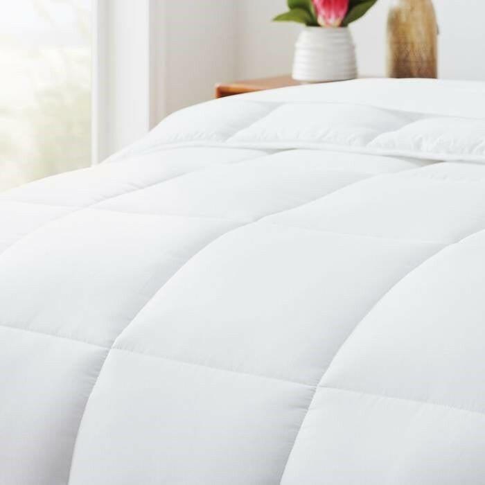 Full Size Cozy All Seasons Plush White Polyester Down Alternative Comforter - FurniFindUSA