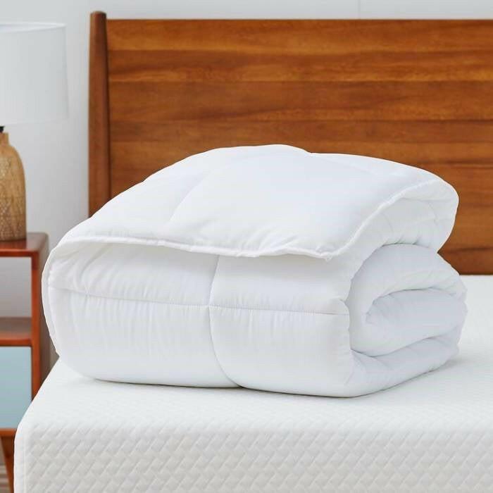 Full Size Cozy All Seasons Plush White Polyester Down Alternative Comforter - FurniFindUSA