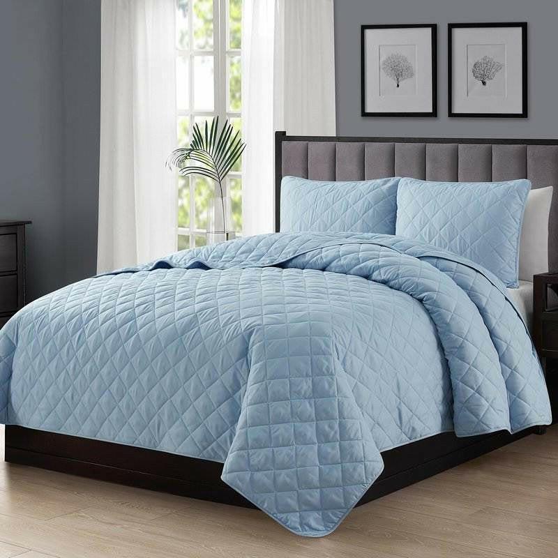 King/CAL King 3-Piece Light Blue Microfiber Reversible Diamond Quilt Set - FurniFindUSA