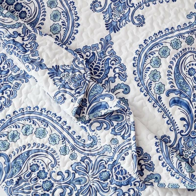 King Size Soft Microfiber Reversible Blue/White Baroque Floral Design Quilt Set - FurniFindUSA