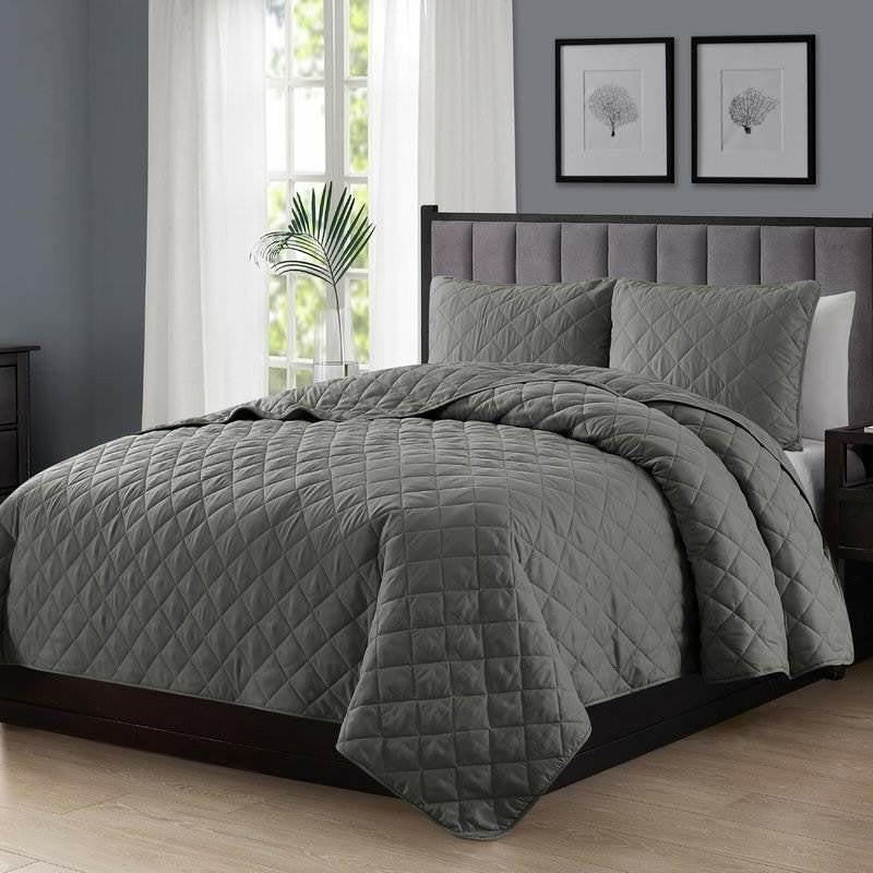 King/CAL King 3-Piece Dark Grey Polyester Microfiber Diamond Quilted Quilt Set - FurniFindUSA