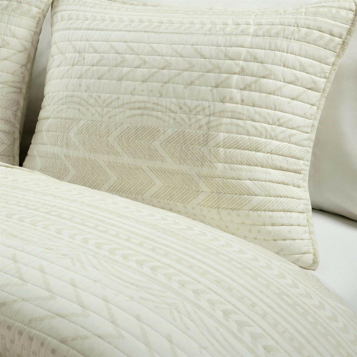 King size Scandinavian Chevron Ivory Reversible Cotton Quilt Set - FurniFindUSA