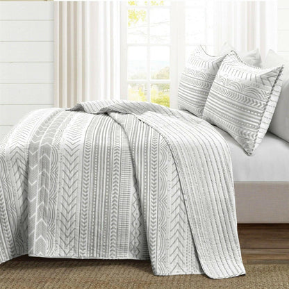 King size Scandinavian Chevron Grey White Reversible Cotton Quilt Set - FurniFindUSA