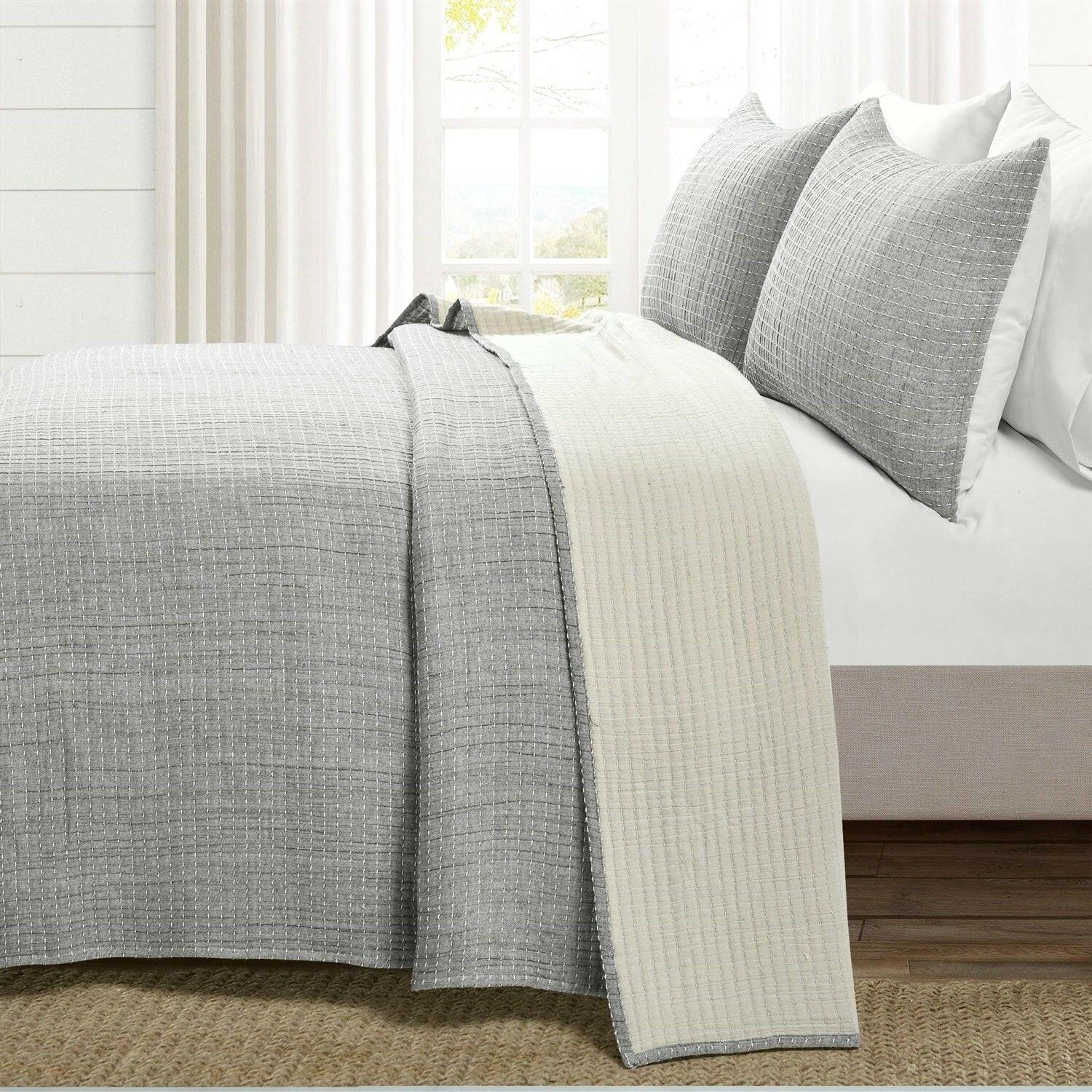 Full/Queen Size 3-Piece Reversible Cotton Yarn Woven Quilt Set in Grey Cream - FurniFindUSA