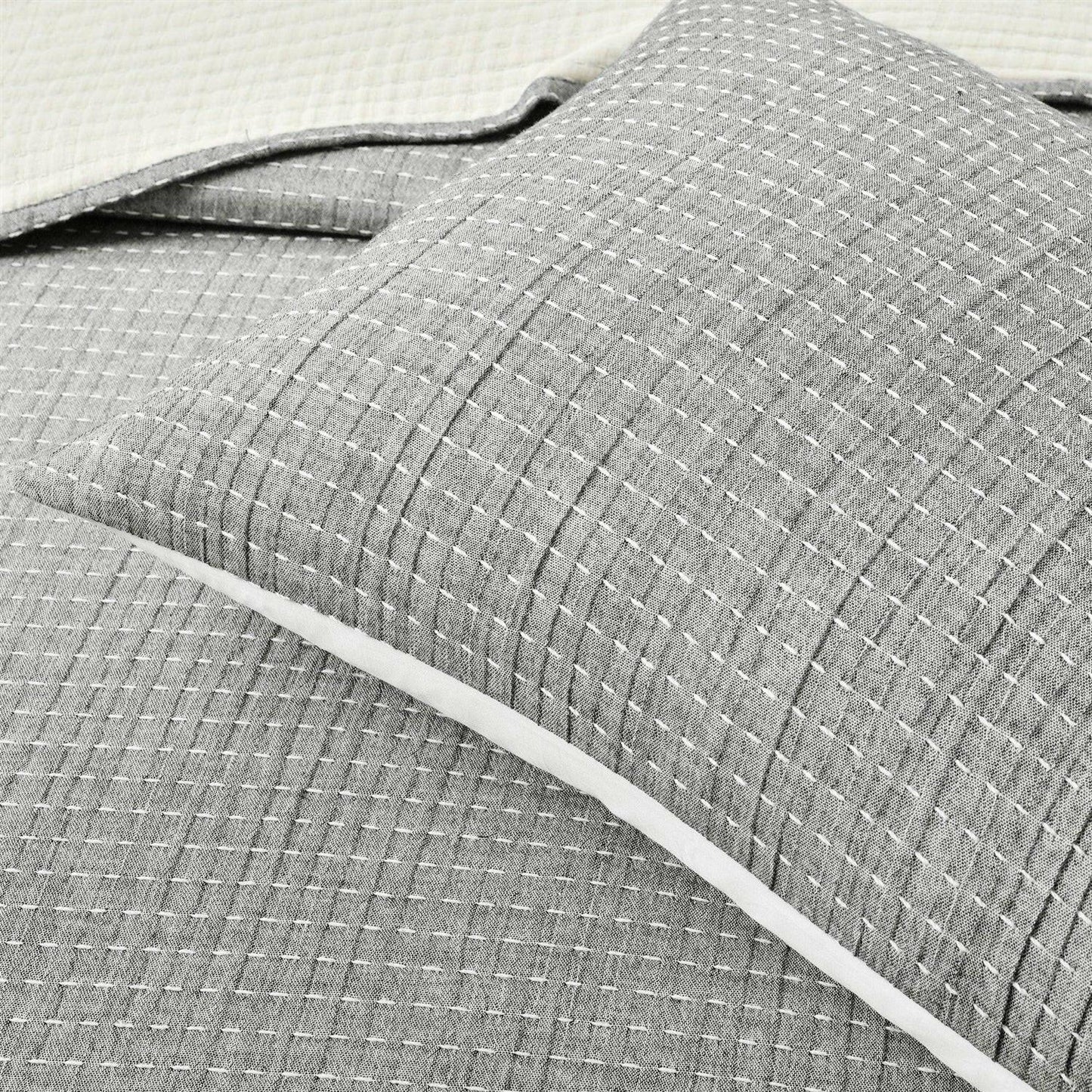 Full/Queen Size 3-Piece Reversible Cotton Yarn Woven Quilt Set in Grey Cream - FurniFindUSA