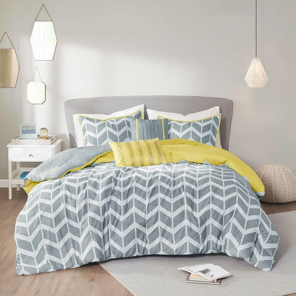 Full / Queen size Reversible Comforter Set in Grey White Yellow Chevron Stripe - FurniFindUSA