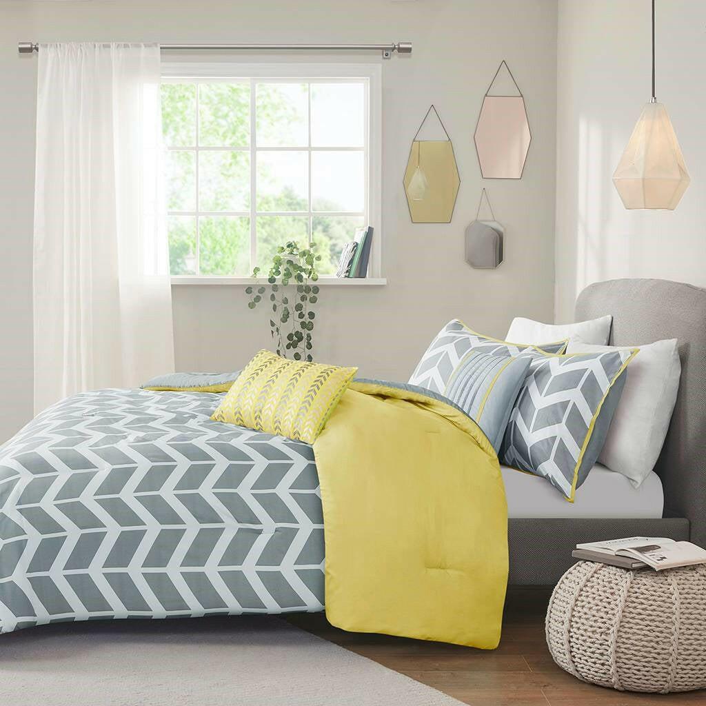 Full / Queen size Reversible Comforter Set in Grey White Yellow Chevron Stripe - FurniFindUSA