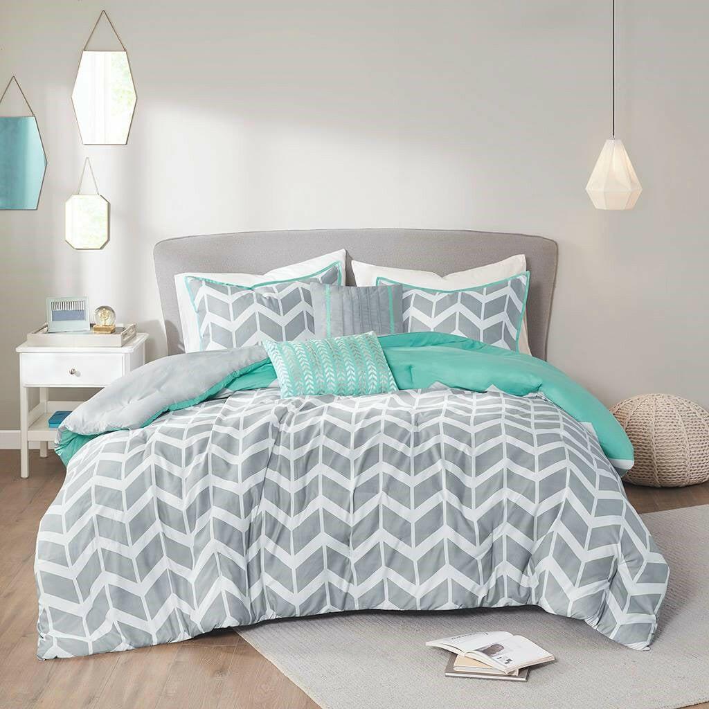 King size Reversible Comforter Set in Grey White Aqua Teal Chevron Stripe - FurniFindUSA