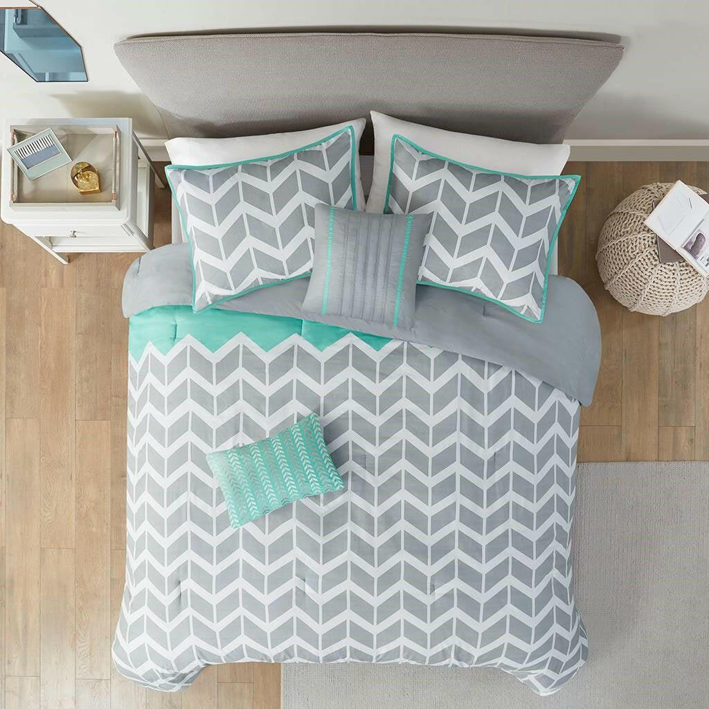 King size Reversible Comforter Set in Grey White Aqua Teal Chevron Stripe - FurniFindUSA