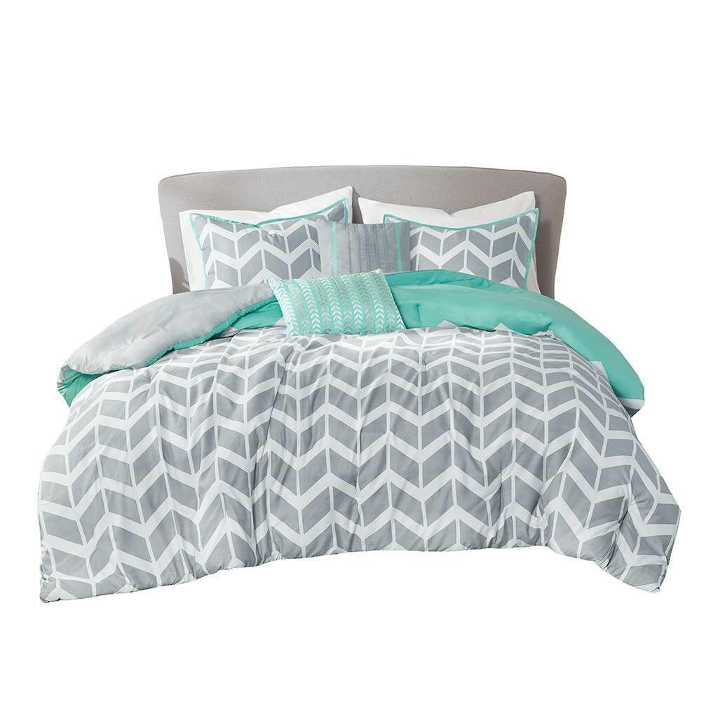 King size Reversible Comforter Set in Grey White Aqua Teal Chevron Stripe - FurniFindUSA