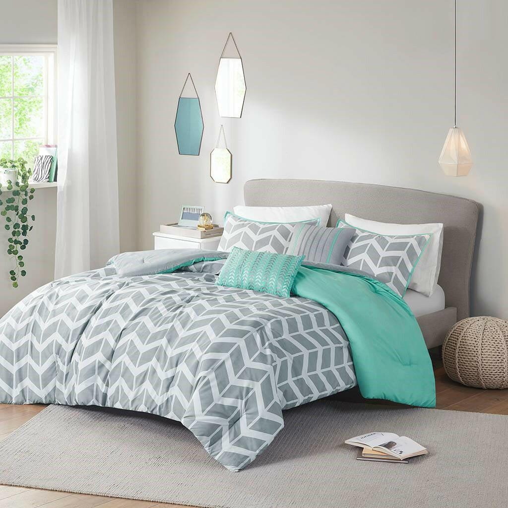 King size Reversible Comforter Set in Grey White Aqua Teal Chevron Stripe - FurniFindUSA