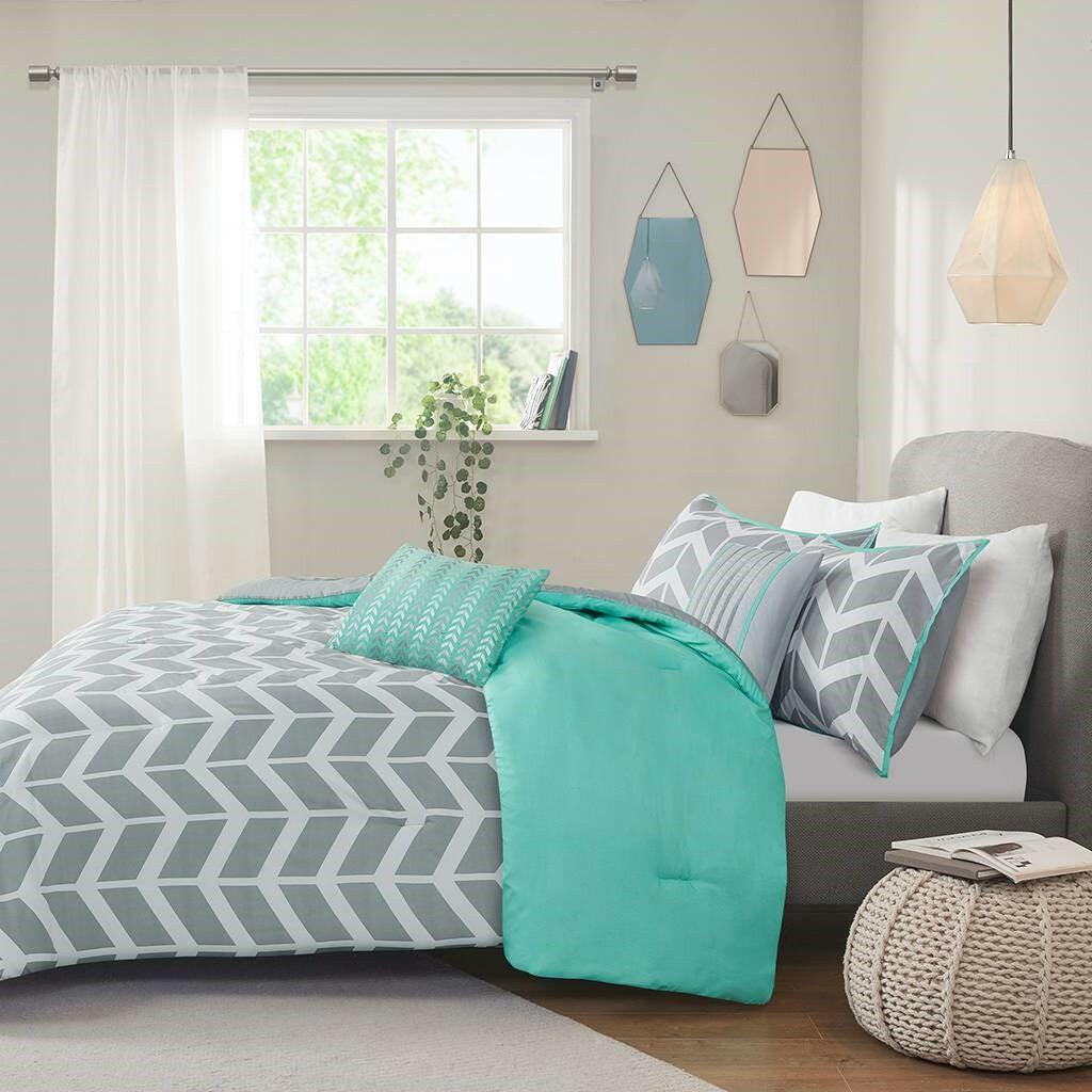 King size Reversible Comforter Set in Grey White Aqua Teal Chevron Stripe - FurniFindUSA