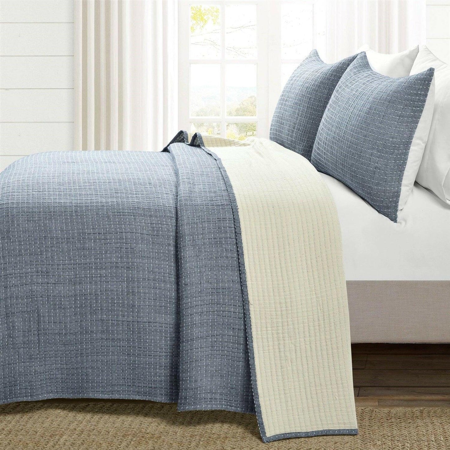 King Size 3-Piece Reversible Woven Cotton Quilt Set in Navy Cream - FurniFindUSA